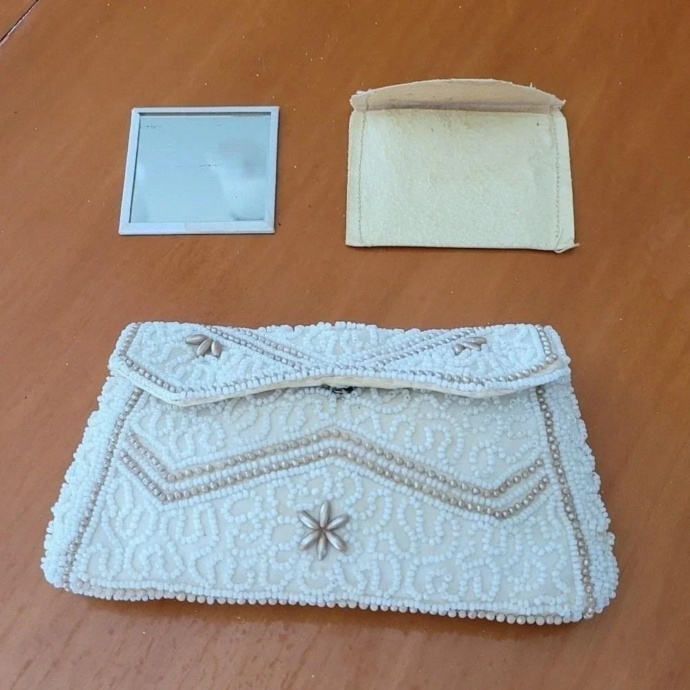 Antique 1930's Flapper Pearl Beaded‎ Flapper Finger Purse with Mirror